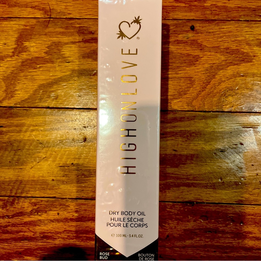 COPY - High On Love Dry Body Oil - Picture 2 of 6